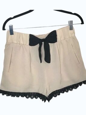 Nümph Cream Lace Trim Shorts with Black Bow Waist Feminine Cottagecore M